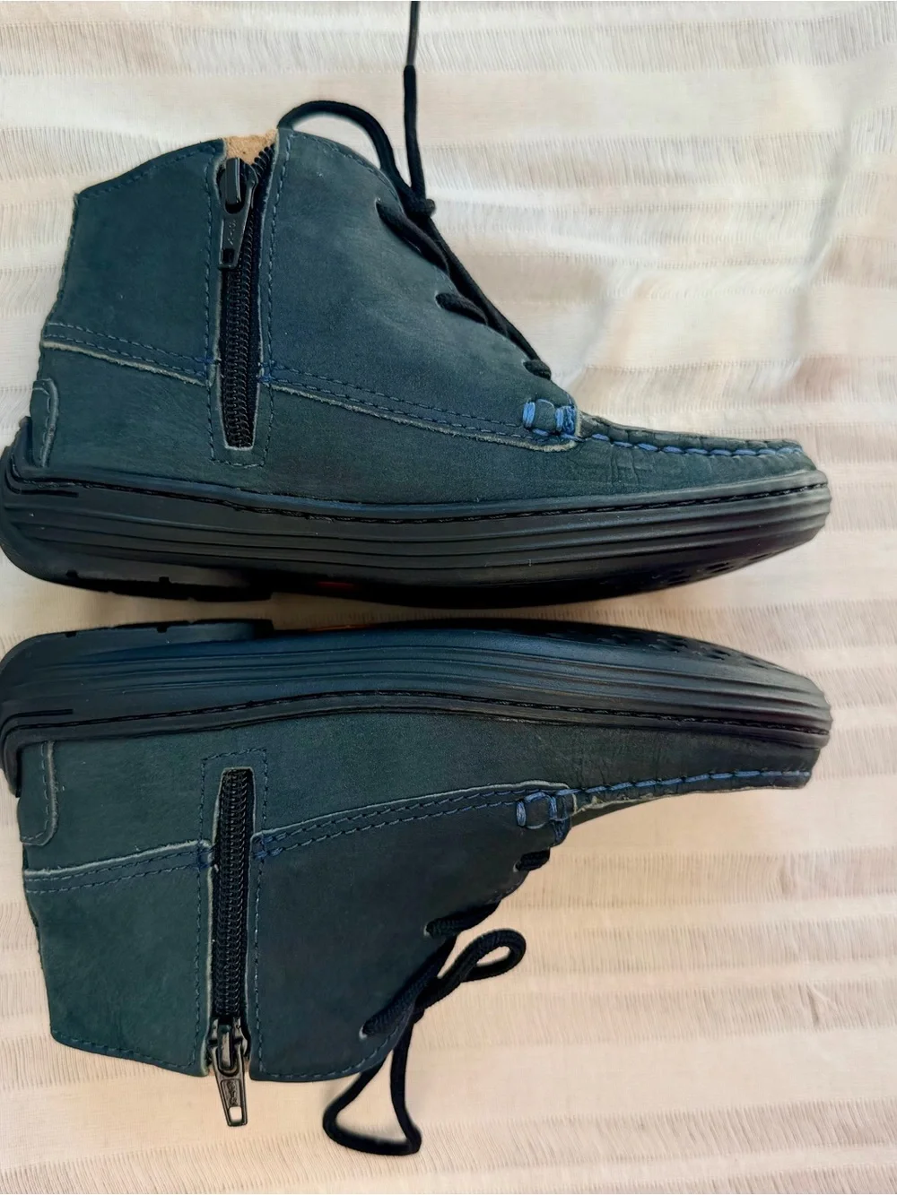 Marc Joseph New York Kids Black Leather Star Chukka Boots NWOB